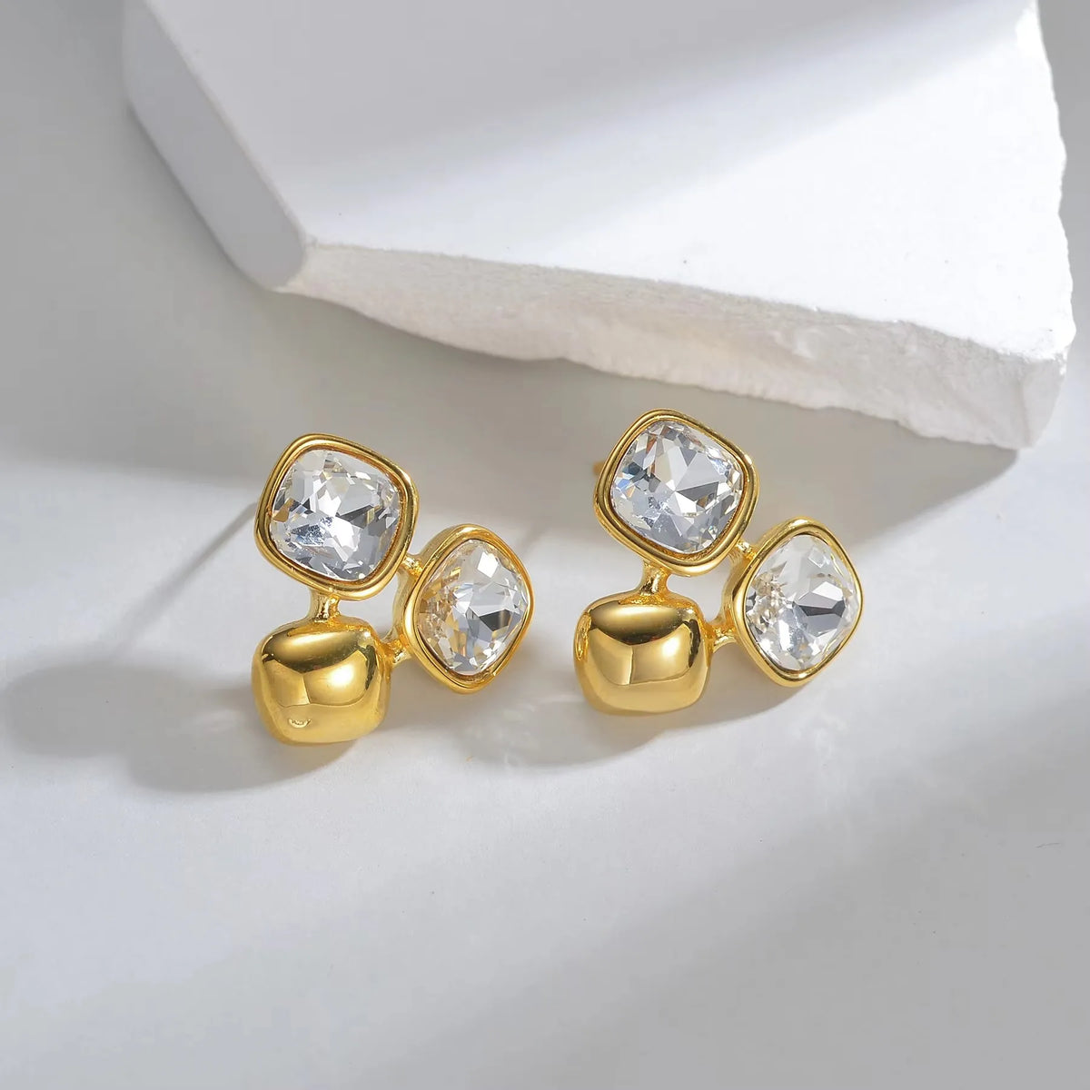 Elegant Round Pendant Jewelry Set - Necklace & Matching Stud Earrings