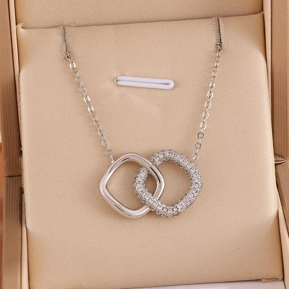 Interlocking Square Jewelry Set – Pendant Necklace & Matching Earrings