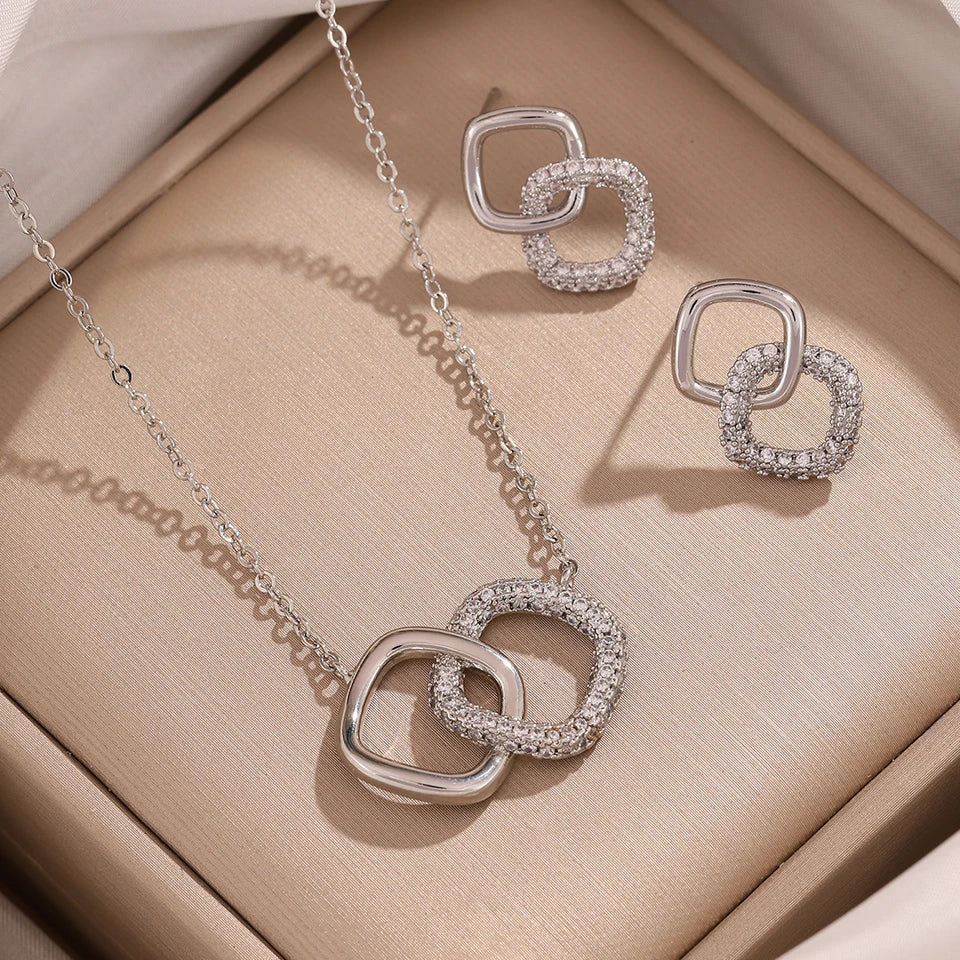 Interlocking Square Jewelry Set – Pendant Necklace & Matching Earrings